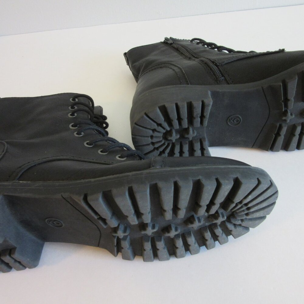 Universal Thread Black Lace Up Size 9 Lugged Sole Boots - Picture 5 of 7